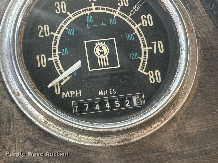 image for item DO3685 1982 Kenworth K100  grain truck