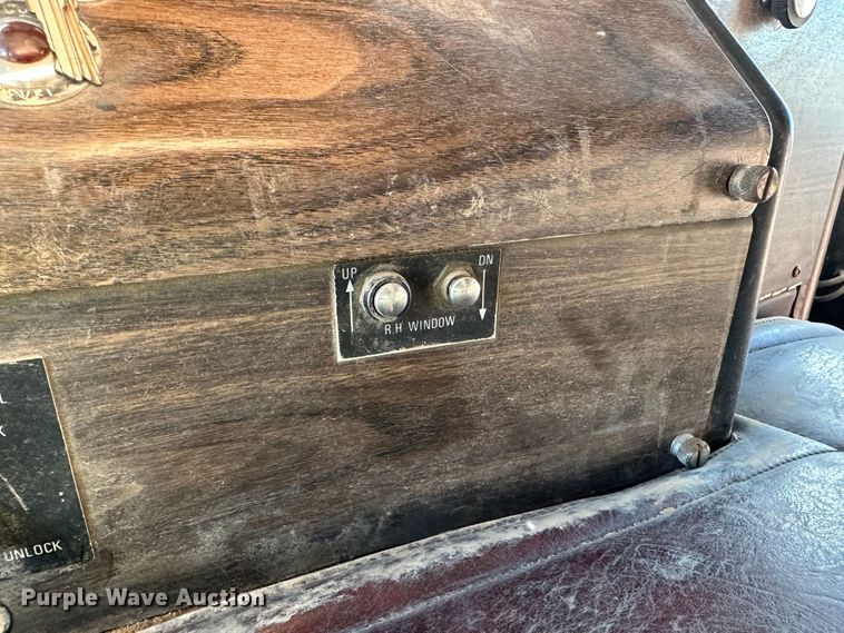 image for item DO3685 1982 Kenworth K100  grain truck