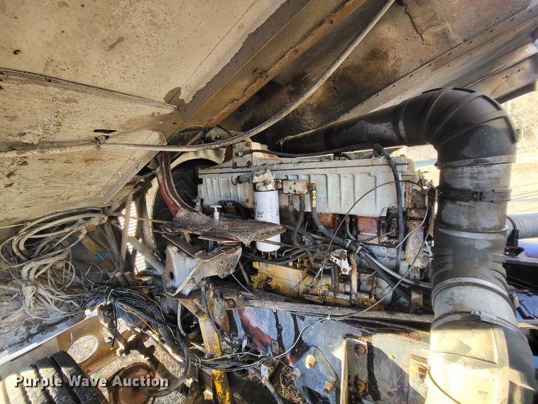 image for item DO3685 1982 Kenworth K100  grain truck