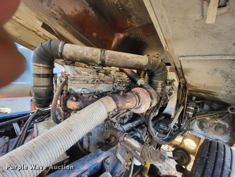 image for item DO3685 1982 Kenworth K100  grain truck