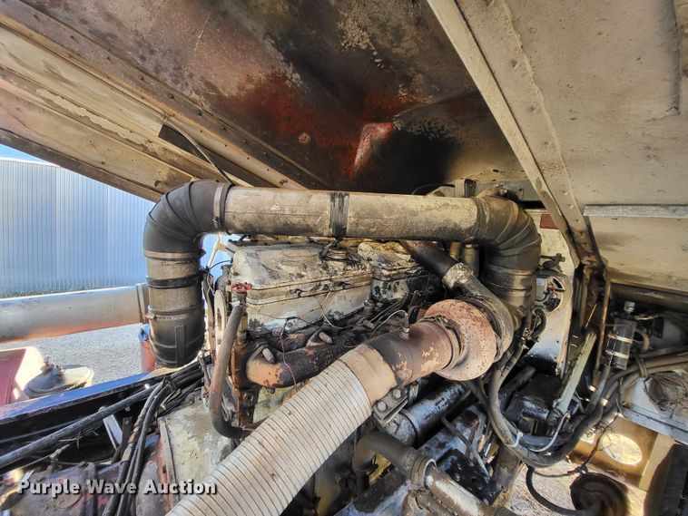 image for item DO3685 1982 Kenworth K100  grain truck