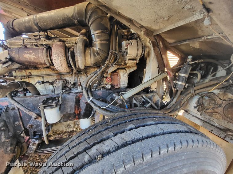 image for item DO3685 1982 Kenworth K100  grain truck