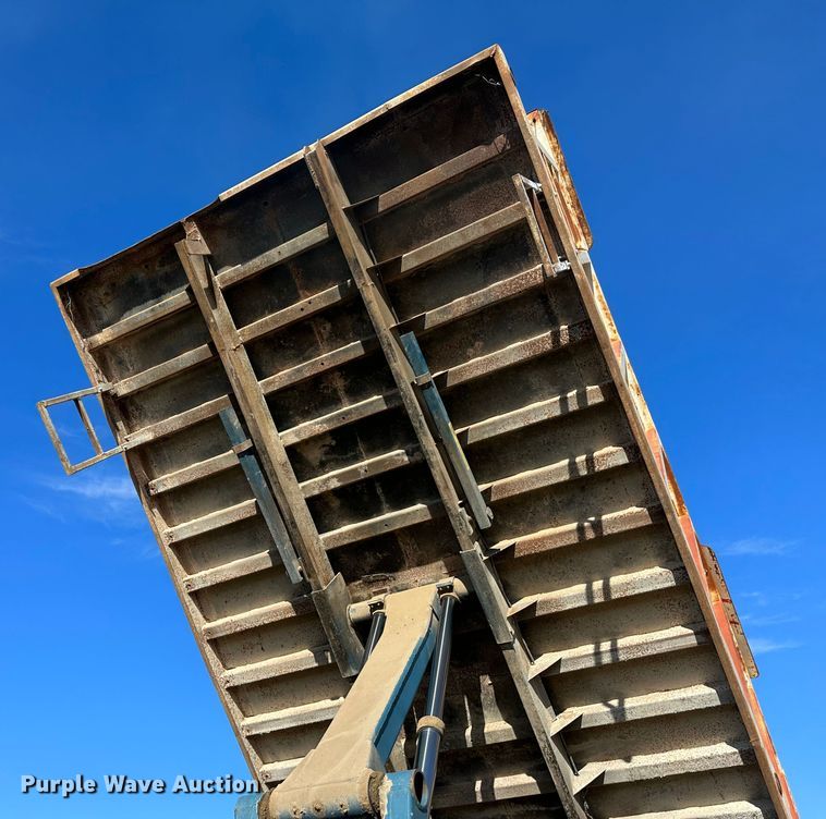 image for item DO3685 1982 Kenworth K100  grain truck