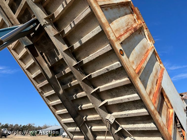 image for item DO3685 1982 Kenworth K100  grain truck