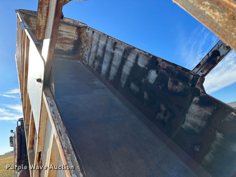 image for item DO3685 1982 Kenworth K100  grain truck