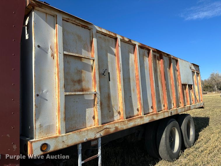 image for item DO3685 1982 Kenworth K100  grain truck