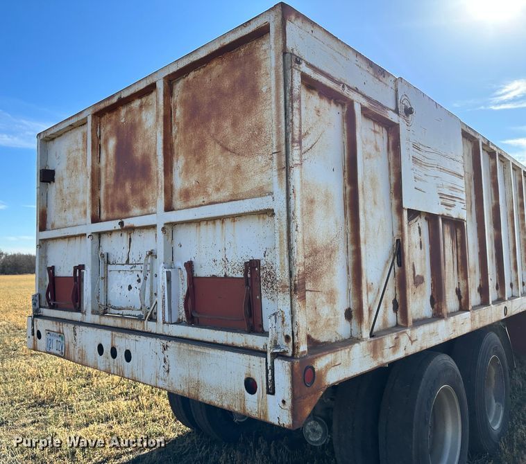 image for item DO3685 1982 Kenworth K100  grain truck