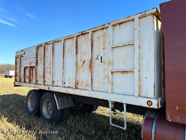 image for item DO3685 1982 Kenworth K100  grain truck