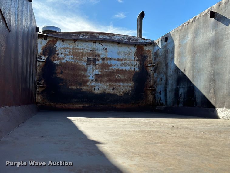 image for item DO3685 1982 Kenworth K100  grain truck