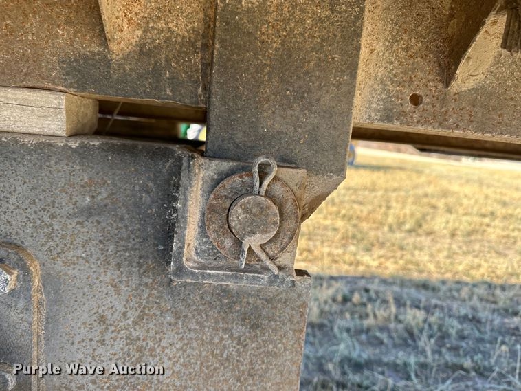 image for item DO3685 1982 Kenworth K100  grain truck