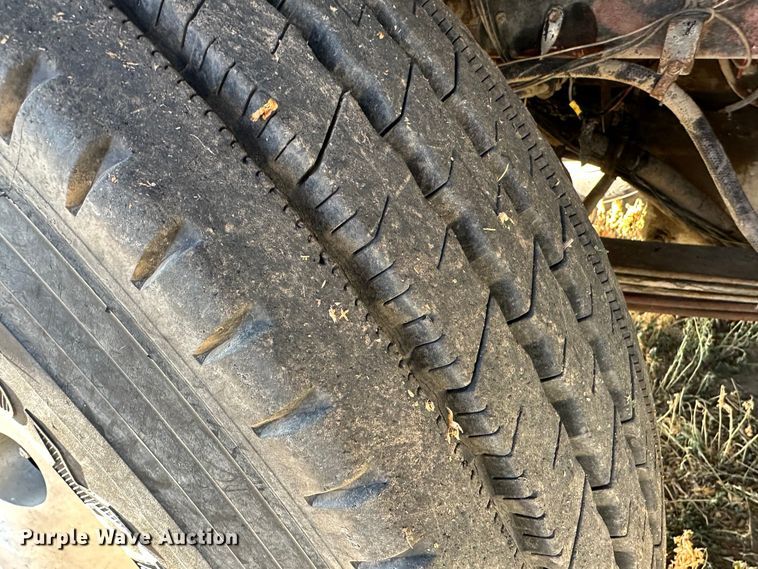 image for item DO3685 1982 Kenworth K100  grain truck