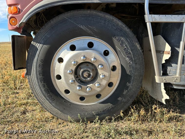 image for item DO3685 1982 Kenworth K100  grain truck