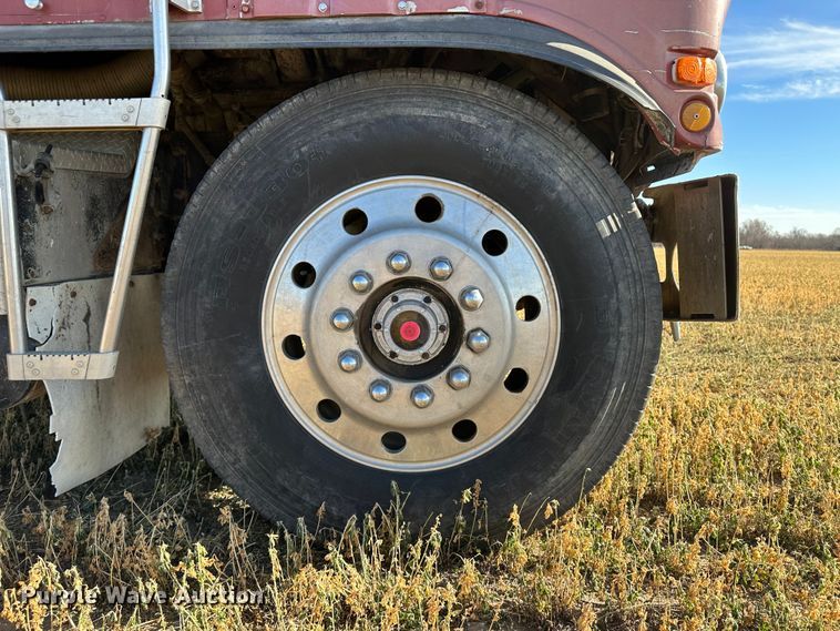 image for item DO3685 1982 Kenworth K100  grain truck