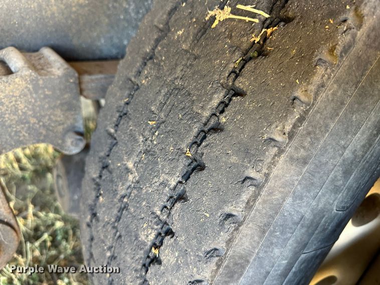 image for item DO3685 1982 Kenworth K100  grain truck