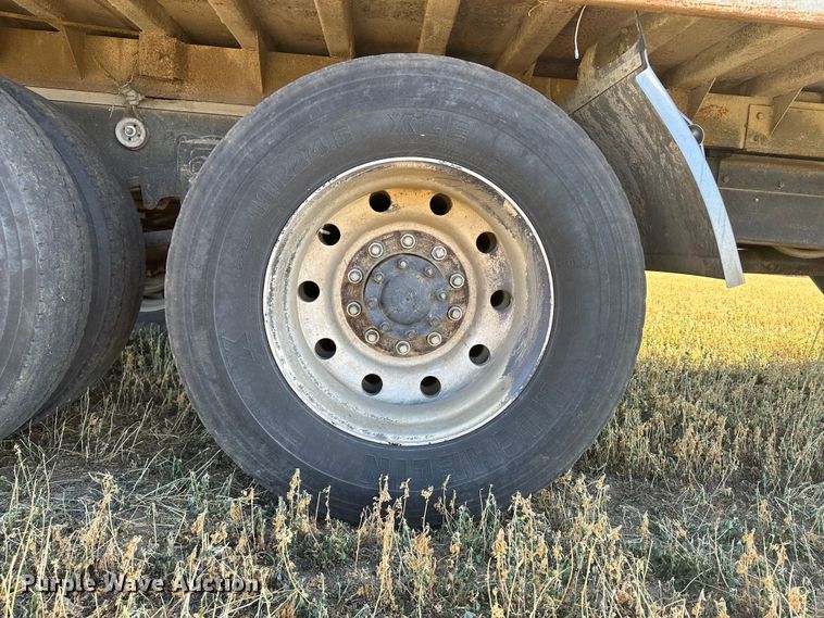 image for item DO3685 1982 Kenworth K100  grain truck