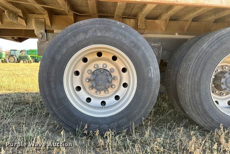 image for item DO3685 1982 Kenworth K100  grain truck