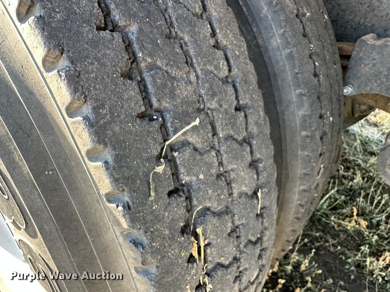 image for item DO3685 1982 Kenworth K100  grain truck