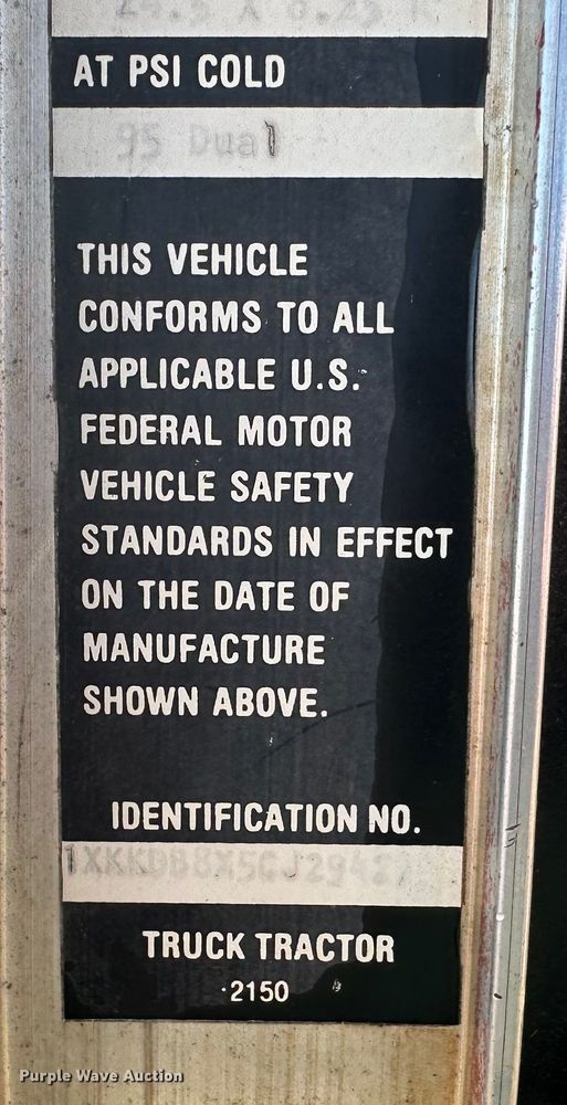 image for item DO3685 1982 Kenworth K100  grain truck