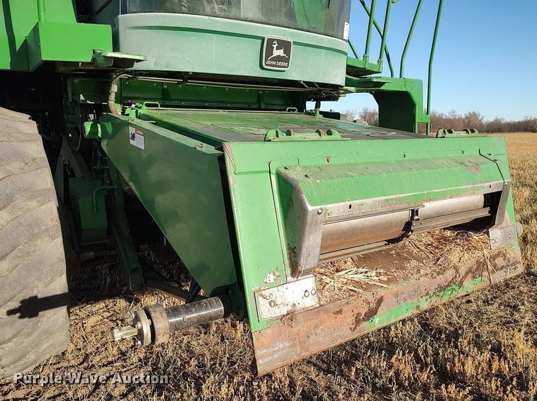 image for item DO3687 1990 John Deere 9400  combine