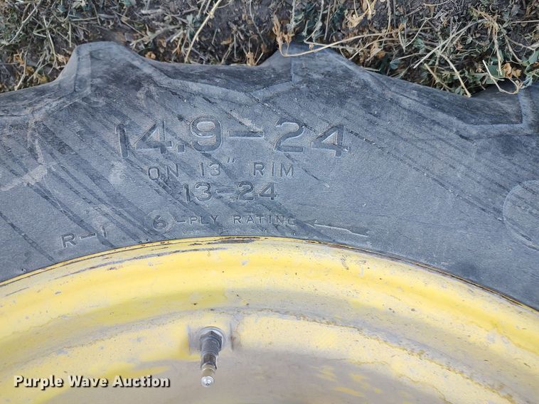 image for item DO3687 1990 John Deere 9400  combine