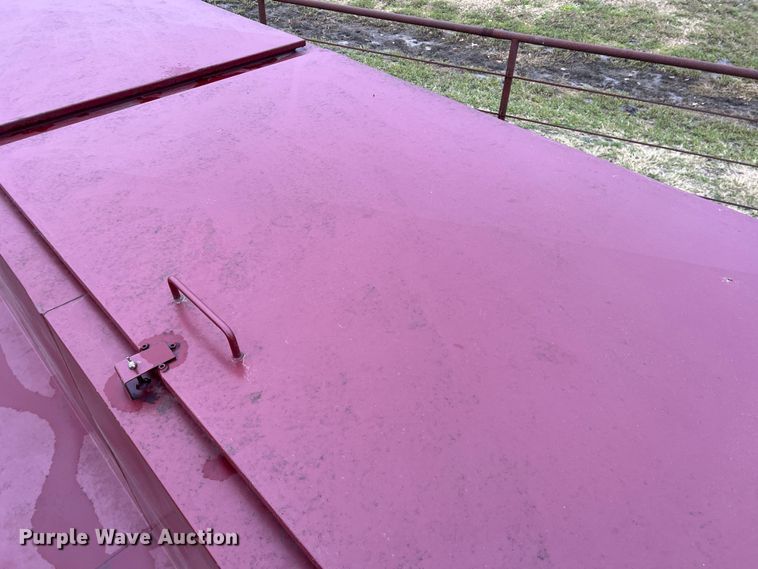 image for item DO8954 Hooten  creep feeder