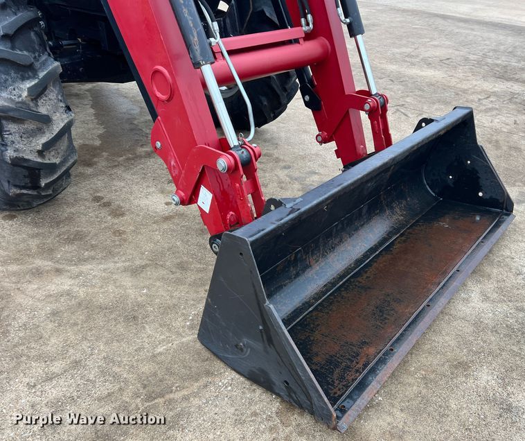 image for item DO8955 2017 Case IH Farmall 100C  MFWD tractor