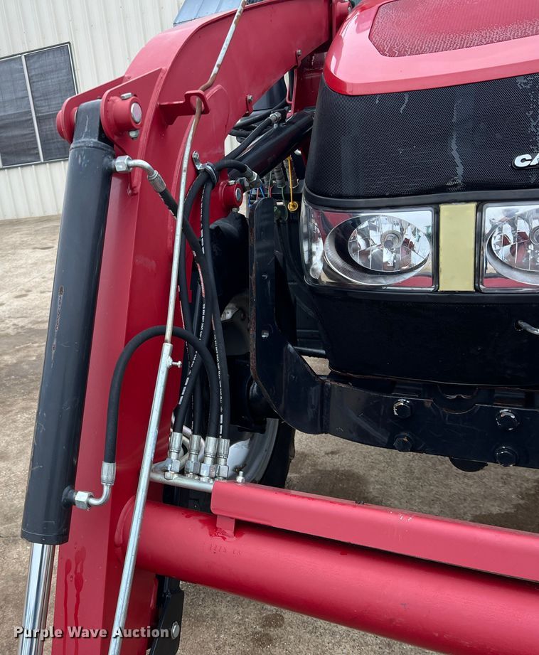 image for item DO8955 2017 Case IH Farmall 100C  MFWD tractor