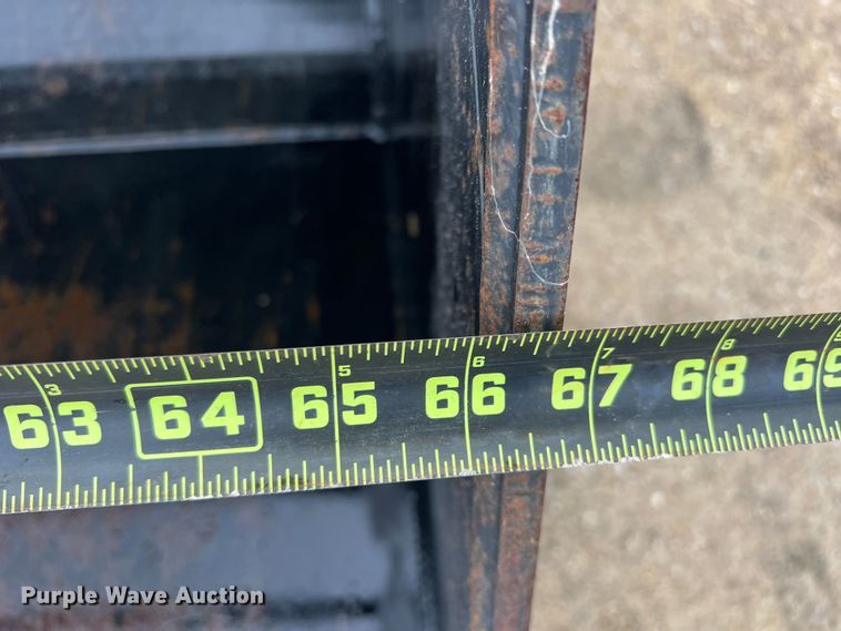 image for item DO8955 2017 Case IH Farmall 100C  MFWD tractor