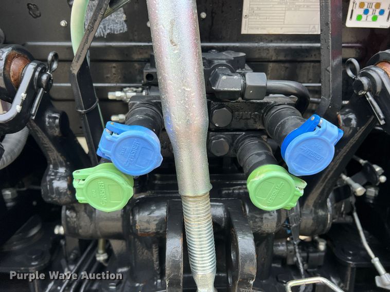 image for item DO8955 2017 Case IH Farmall 100C  MFWD tractor