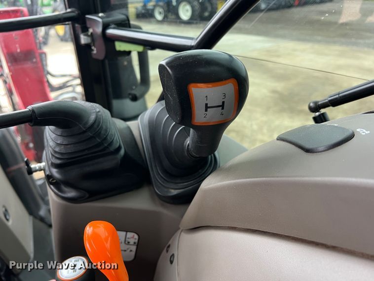 image for item DO8955 2017 Case IH Farmall 100C  MFWD tractor