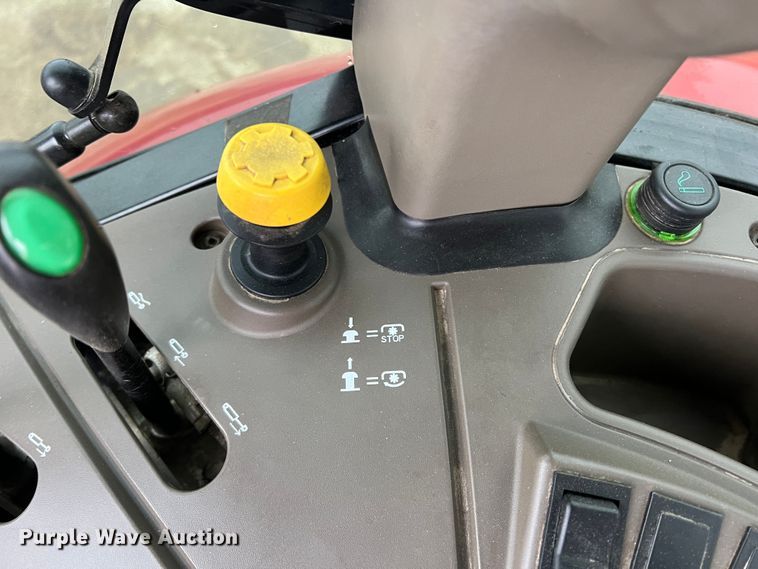 image for item DO8955 2017 Case IH Farmall 100C  MFWD tractor