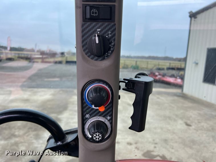 image for item DO8955 2017 Case IH Farmall 100C  MFWD tractor