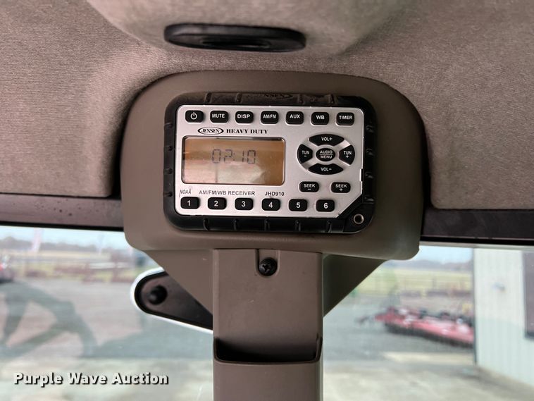 image for item DO8955 2017 Case IH Farmall 100C  MFWD tractor