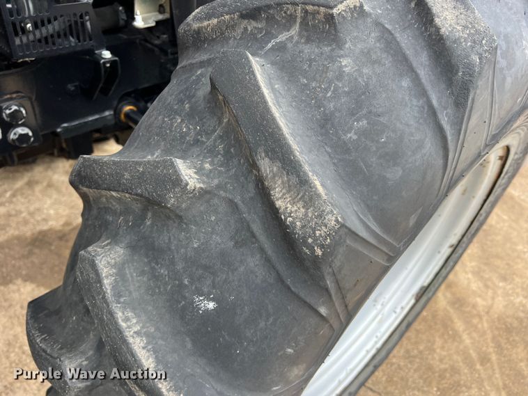 image for item DO8955 2017 Case IH Farmall 100C  MFWD tractor