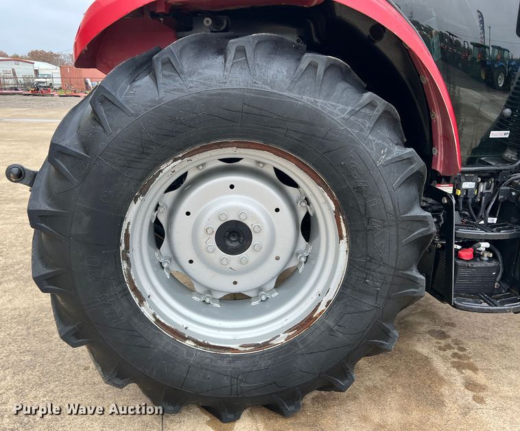 image for item DO8955 2017 Case IH Farmall 100C  MFWD tractor