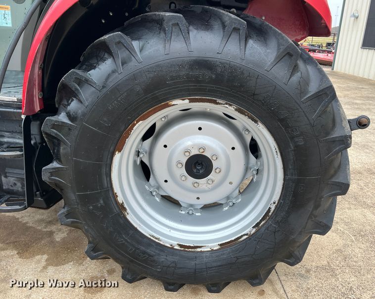 image for item DO8955 2017 Case IH Farmall 100C  MFWD tractor