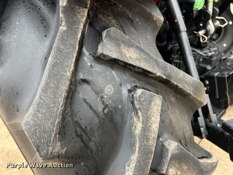 image for item DO8955 2017 Case IH Farmall 100C  MFWD tractor