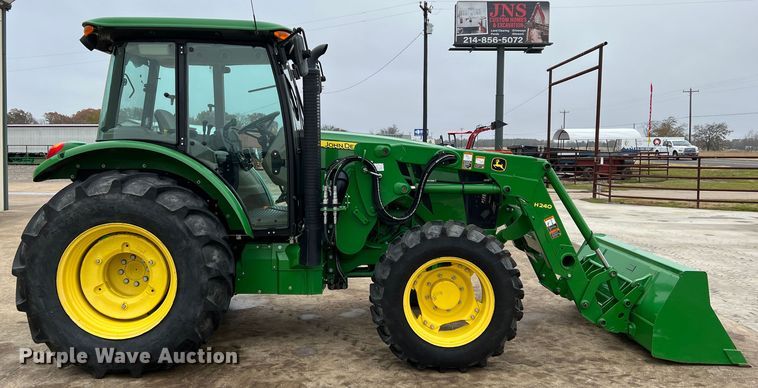 image for item DO8958 2017 John Deere 5100E  MFWD tractor