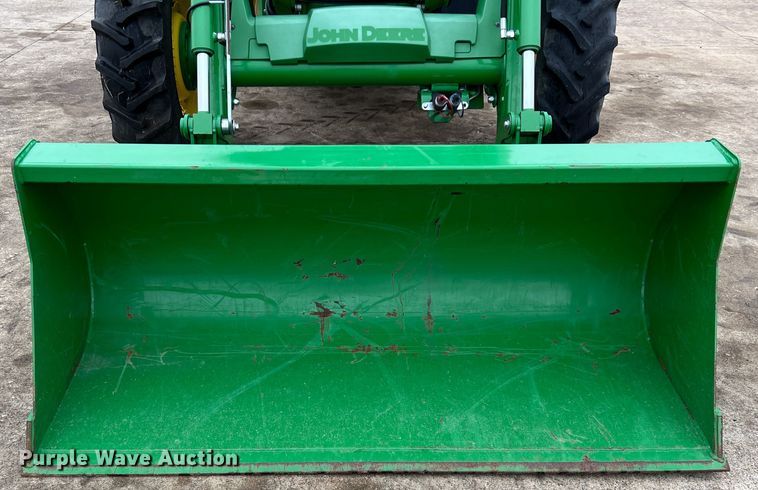 image for item DO8958 2017 John Deere 5100E  MFWD tractor