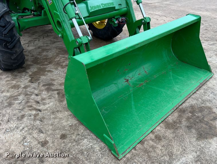 image for item DO8958 2017 John Deere 5100E  MFWD tractor