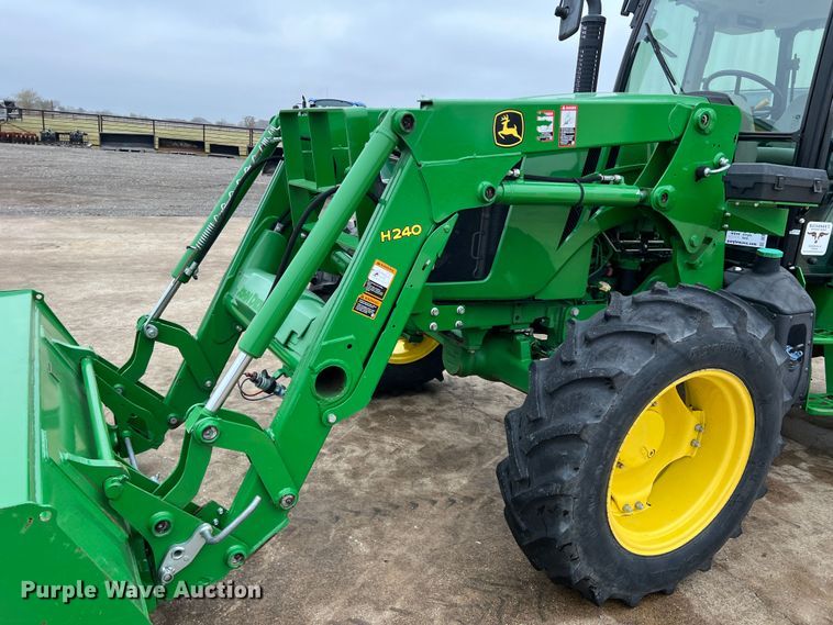 image for item DO8958 2017 John Deere 5100E  MFWD tractor