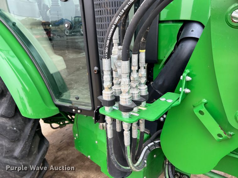 image for item DO8958 2017 John Deere 5100E  MFWD tractor