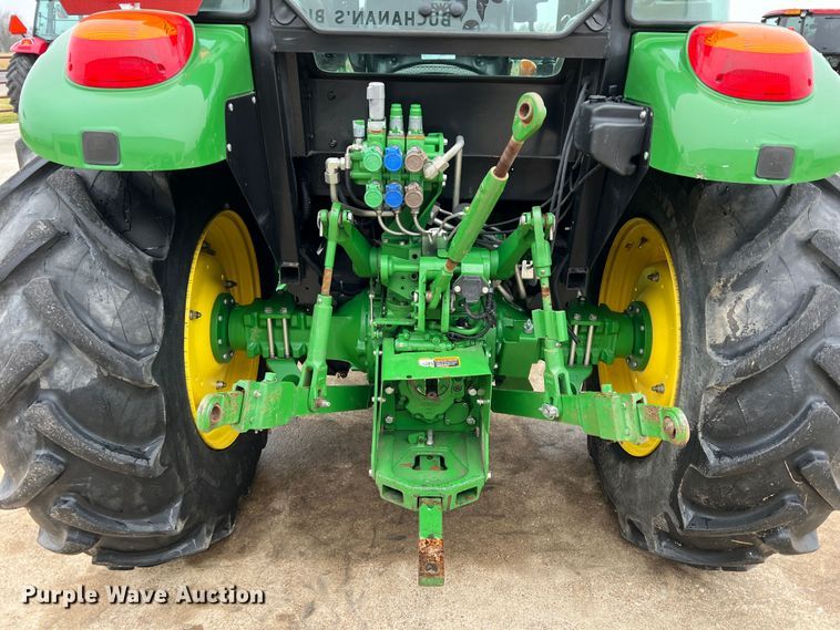 image for item DO8958 2017 John Deere 5100E  MFWD tractor