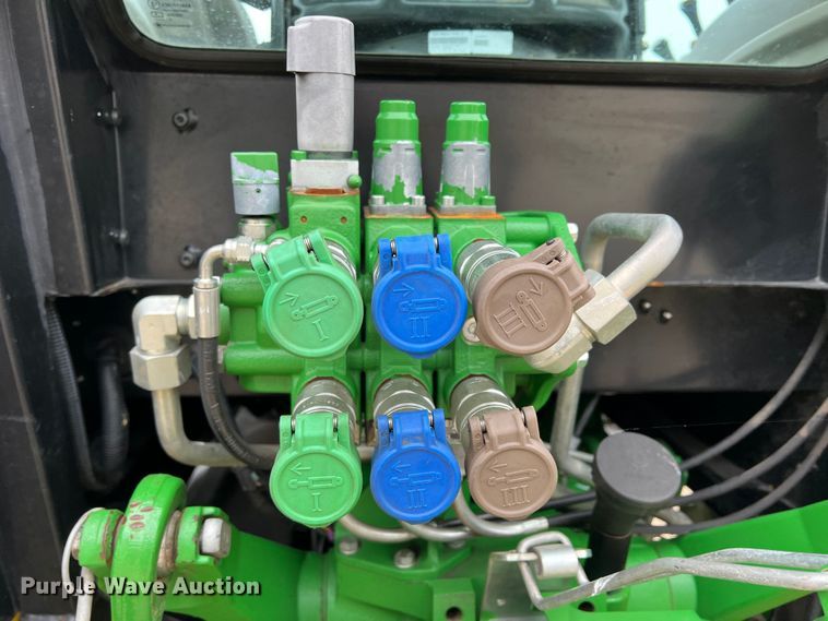 image for item DO8958 2017 John Deere 5100E  MFWD tractor