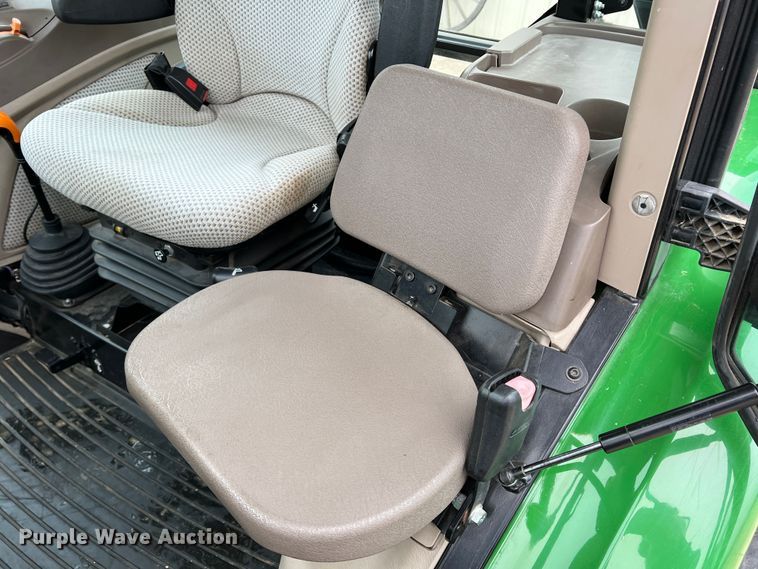 image for item DO8958 2017 John Deere 5100E  MFWD tractor