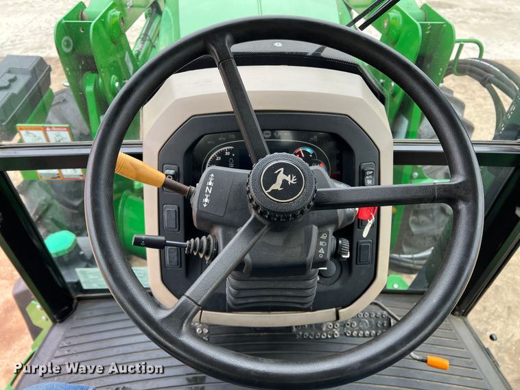 image for item DO8958 2017 John Deere 5100E  MFWD tractor
