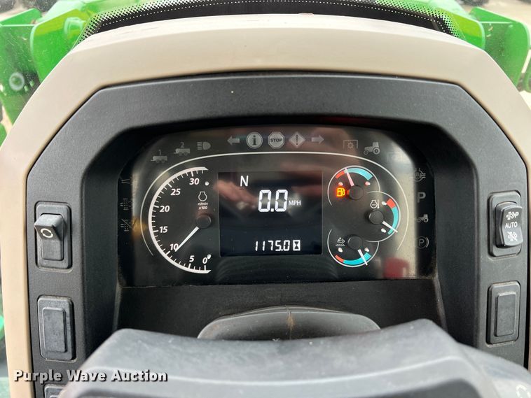 image for item DO8958 2017 John Deere 5100E  MFWD tractor