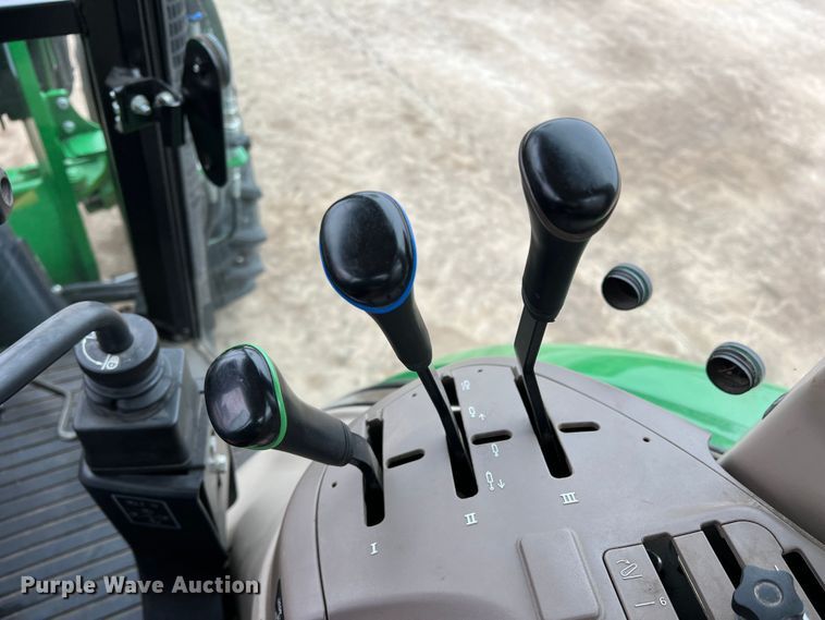 image for item DO8958 2017 John Deere 5100E  MFWD tractor