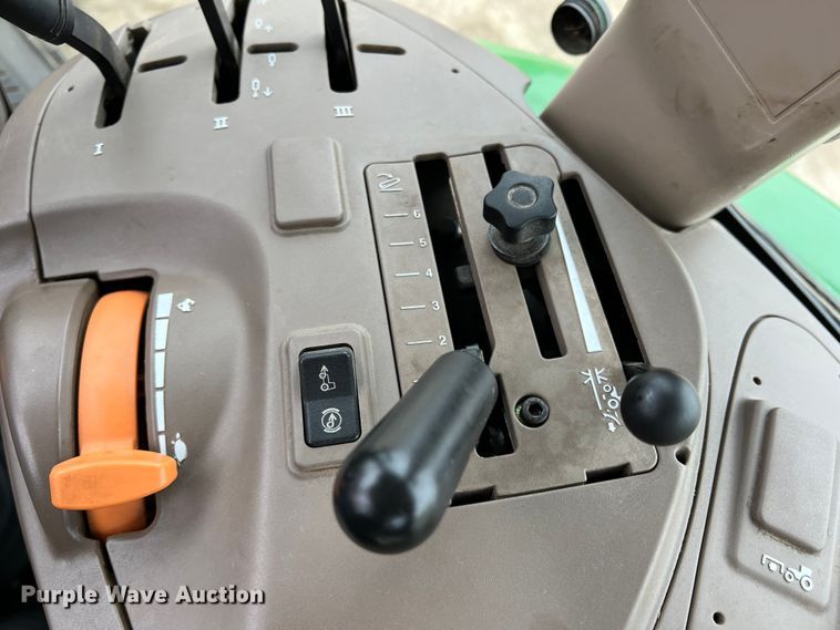 image for item DO8958 2017 John Deere 5100E  MFWD tractor