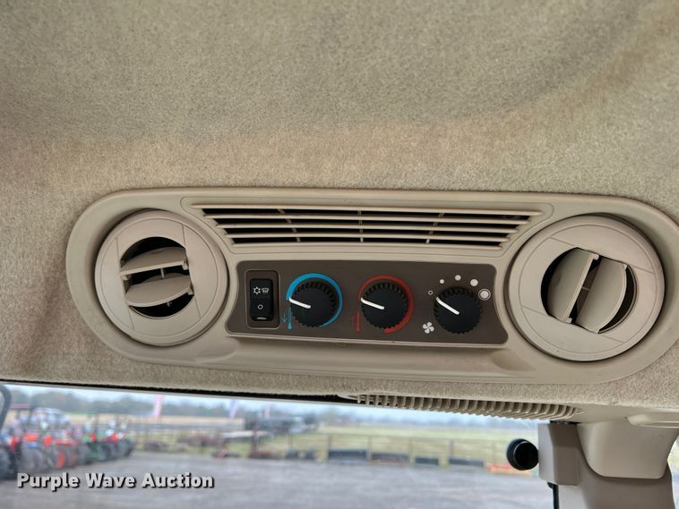 image for item DO8958 2017 John Deere 5100E  MFWD tractor